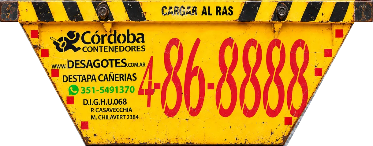 Volquete amarillo de Córdoba Contenedores apoyado sobre tablones en el cordón de una calle de barrio cordobés, frente a una casa en refacción